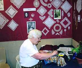 Recontre Internationale of the lacemakers(lacemaking machines): Lace Guild of Cleveland