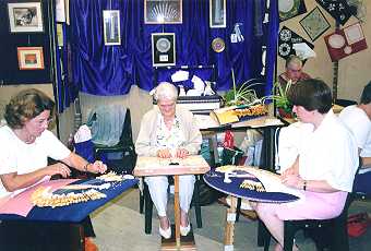 Recontre Internationale of the lacemakers(lacemaking machines): Valenciennes's school