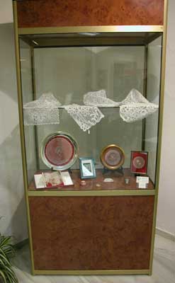 vitrine142.jpg (11298 bytes)