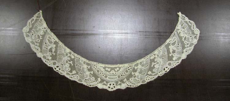 dentelle31.jpg (30345 bytes)