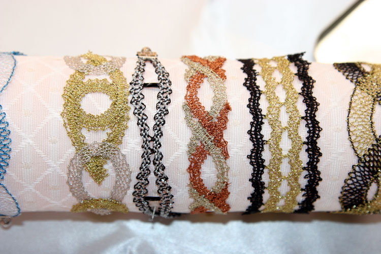 dourdentelle-det_0127.jpg (104780 octets)