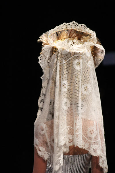 chapeau-det_0359.jpg (46614 octets)