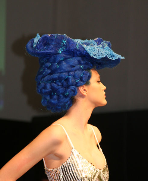 chapeau-det_5264.jpg (43053 octets)