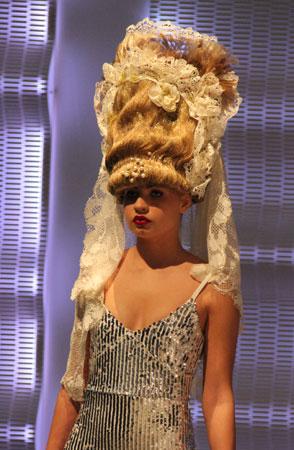 chapeau_0356.jpg (43894 octets)
