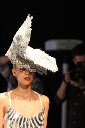 chapeau_0402.jpg (23454 octets)