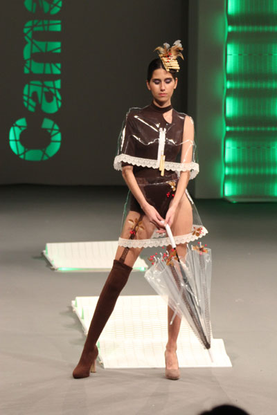defile-det_0297.jpg (39215 octets)