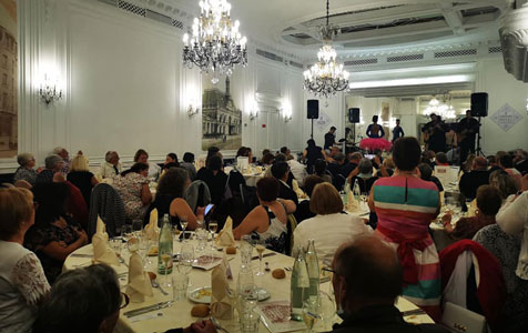 salle-grd_hotel4.jpg (43014 octets)